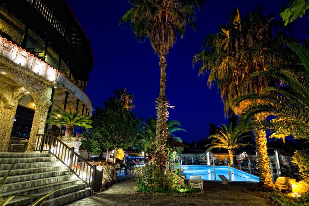Nepheli Hotel Kastrosikia Exterior photo